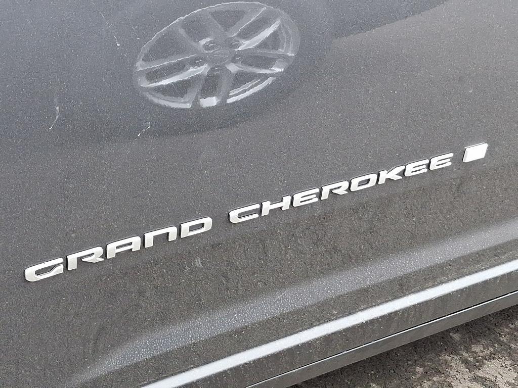 new 2025 Jeep Grand Cherokee car, priced at $35,981