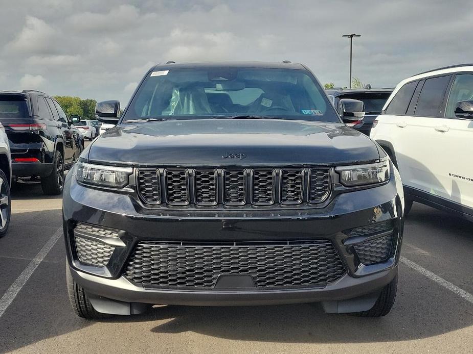 new 2025 Jeep Grand Cherokee car, priced at $45,586