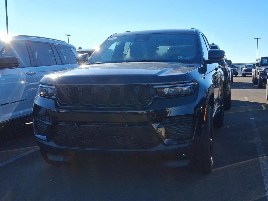 new 2025 Jeep Grand Cherokee car, priced at $46,731