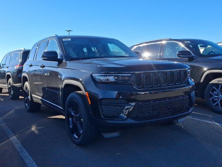 new 2025 Jeep Grand Cherokee car, priced at $46,731