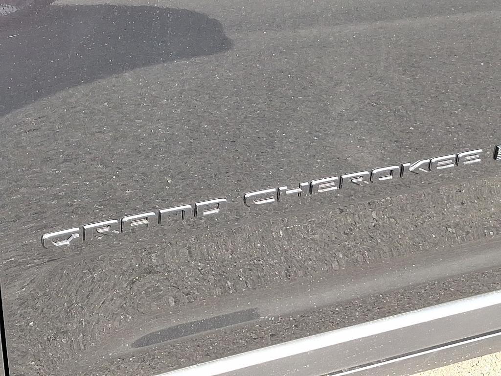 new 2025 Jeep Grand Cherokee car, priced at $40,541