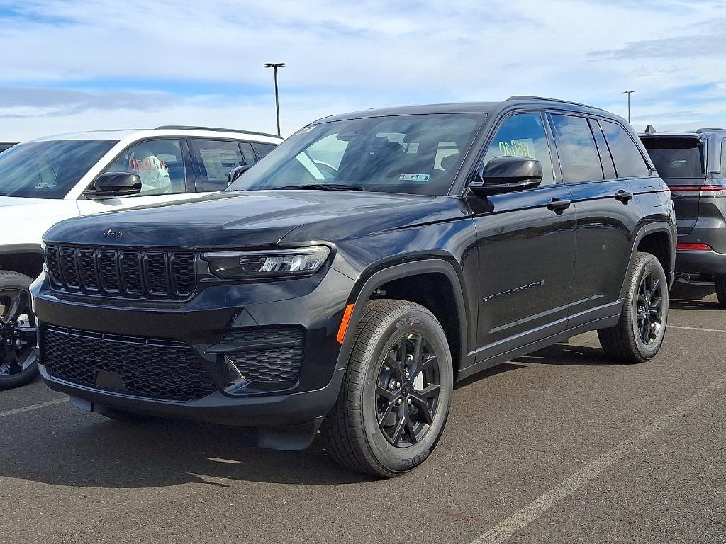 new 2025 Jeep Grand Cherokee car, priced at $40,541