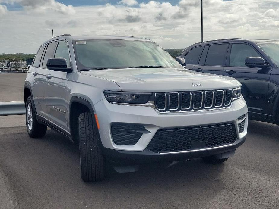 new 2025 Jeep Grand Cherokee car, priced at $43,526