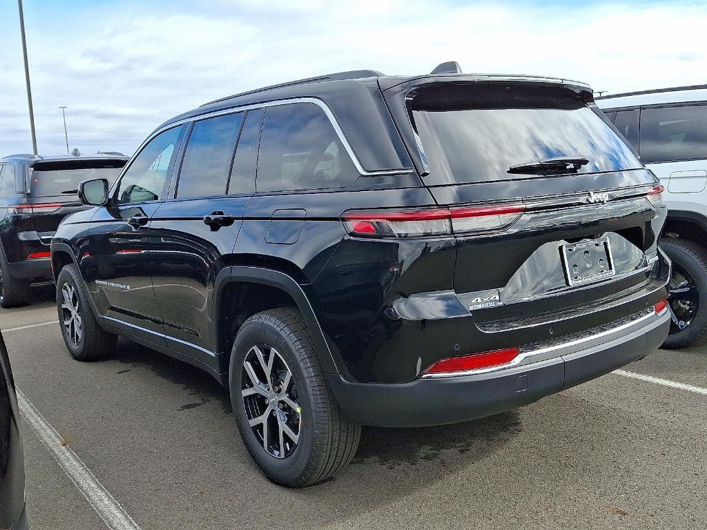 new 2025 Jeep Grand Cherokee car, priced at $41,306