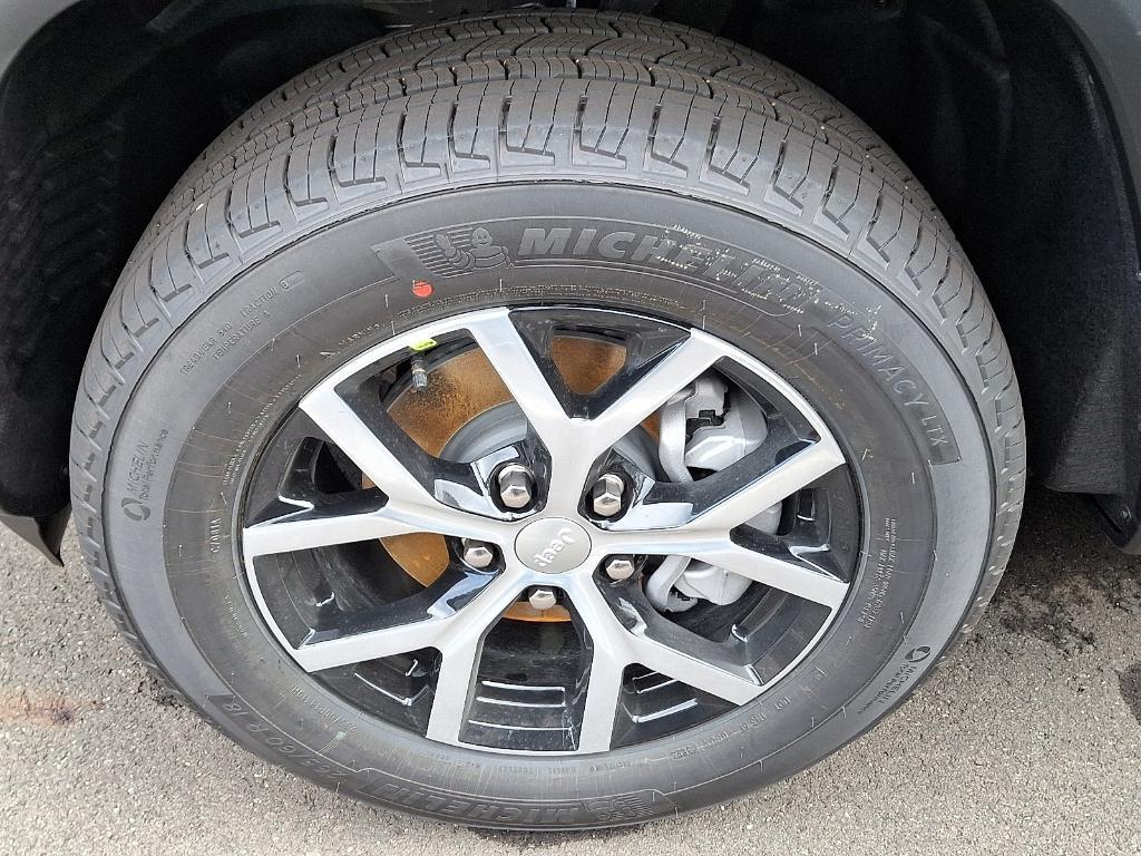 new 2025 Jeep Grand Cherokee car, priced at $41,306