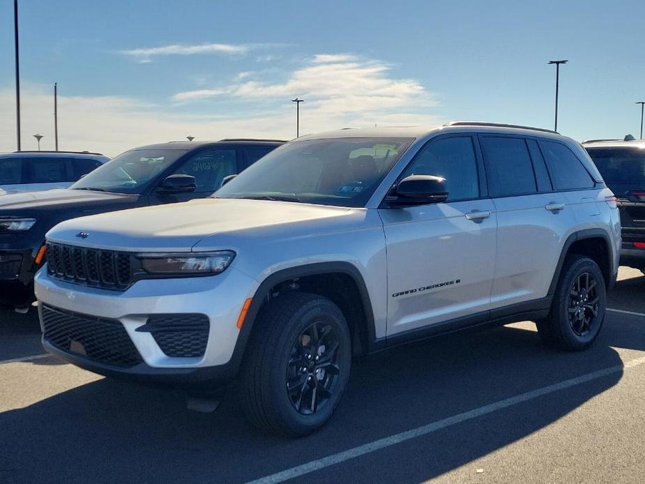 new 2024 Jeep Grand Cherokee car, priced at $41,562