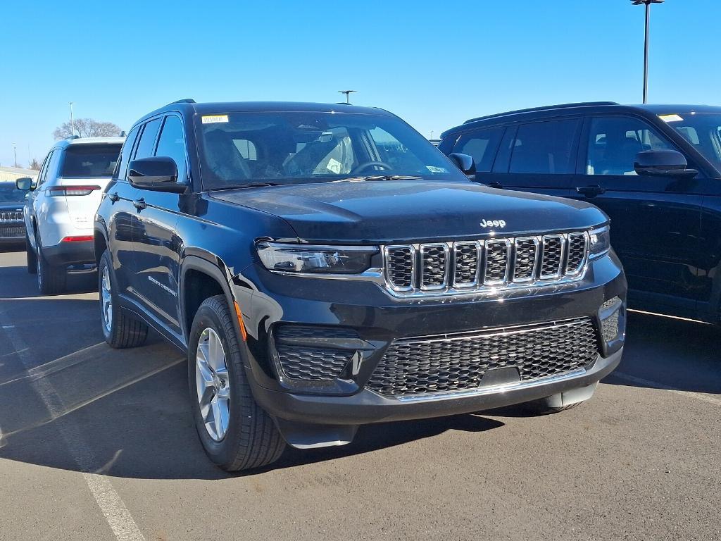 new 2025 Jeep Grand Cherokee car, priced at $37,806