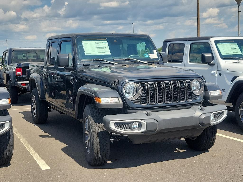 new 2024 Jeep Gladiator car, priced at $47,262