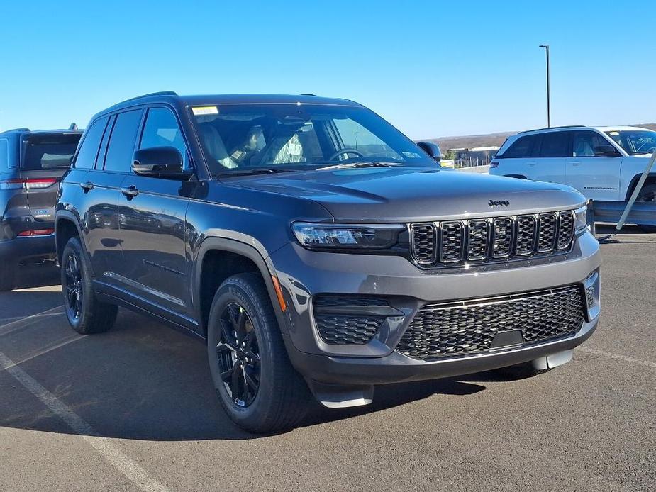 new 2025 Jeep Grand Cherokee car, priced at $45,086