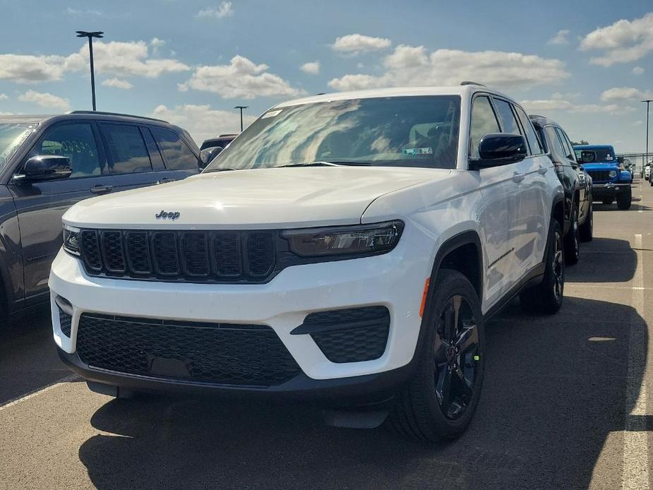 new 2024 Jeep Grand Cherokee car, priced at $41,612