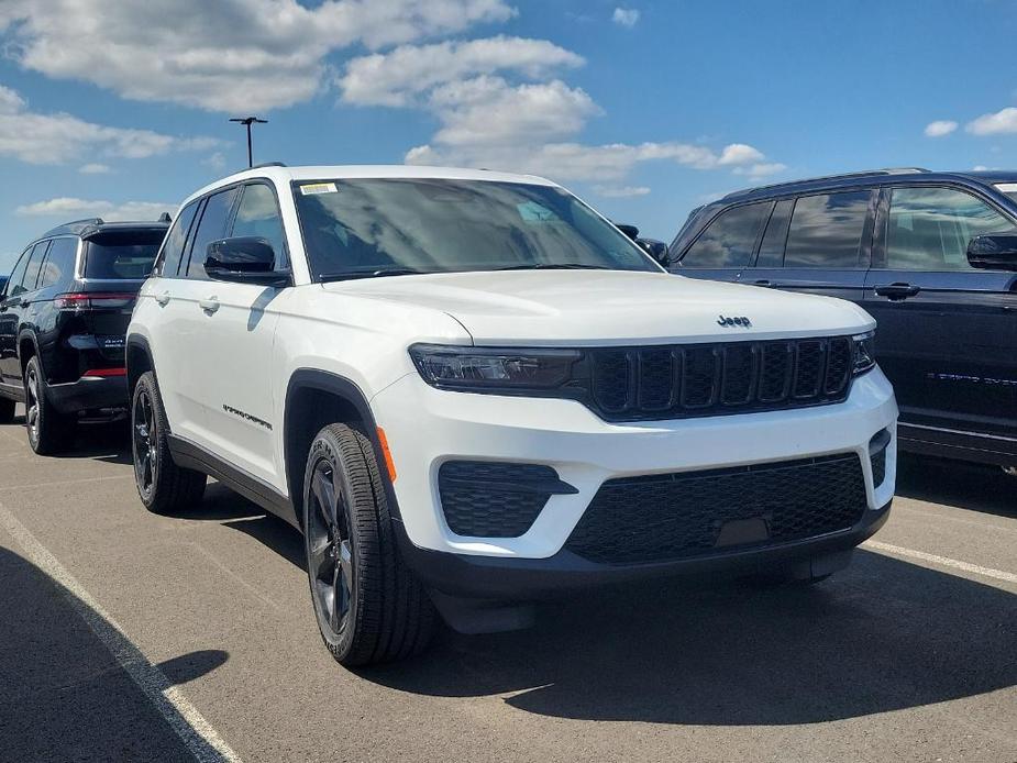 new 2024 Jeep Grand Cherokee car, priced at $41,612