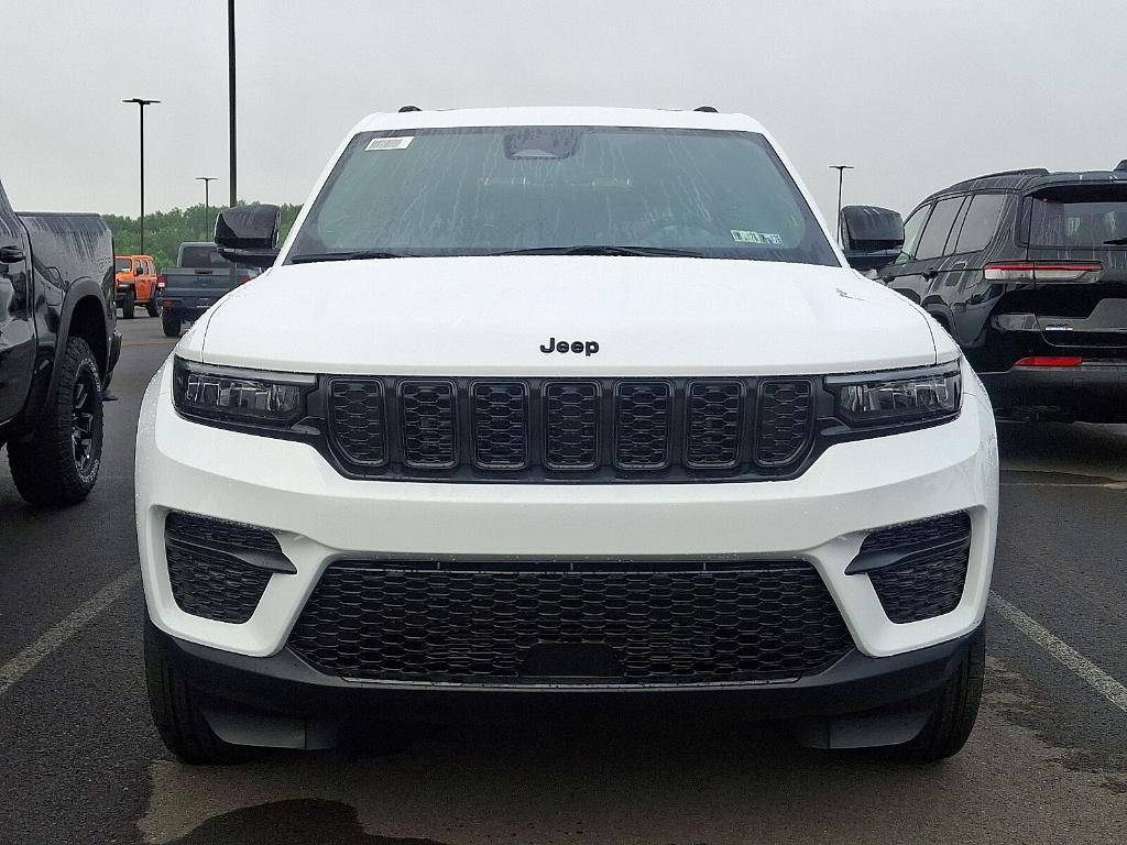 new 2025 Jeep Grand Cherokee car, priced at $39,446