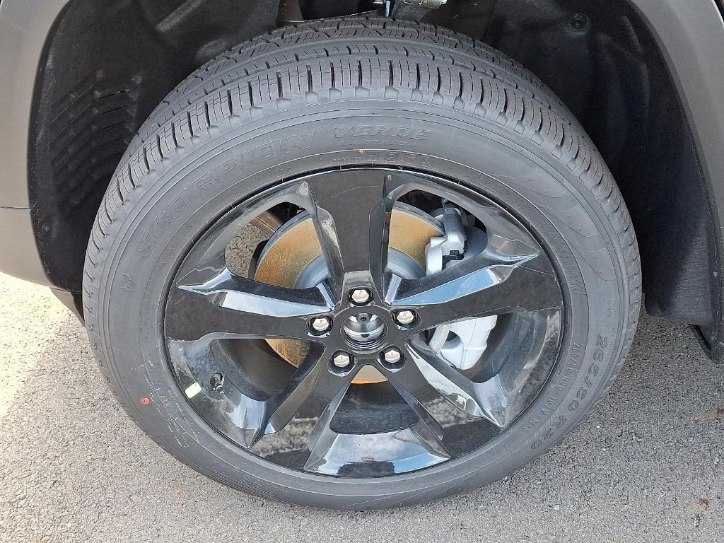 new 2025 Jeep Grand Cherokee car, priced at $46,546