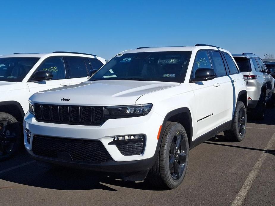 new 2025 Jeep Grand Cherokee car, priced at $50,496