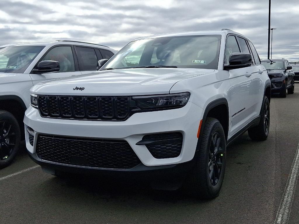 new 2025 Jeep Grand Cherokee car, priced at $39,946