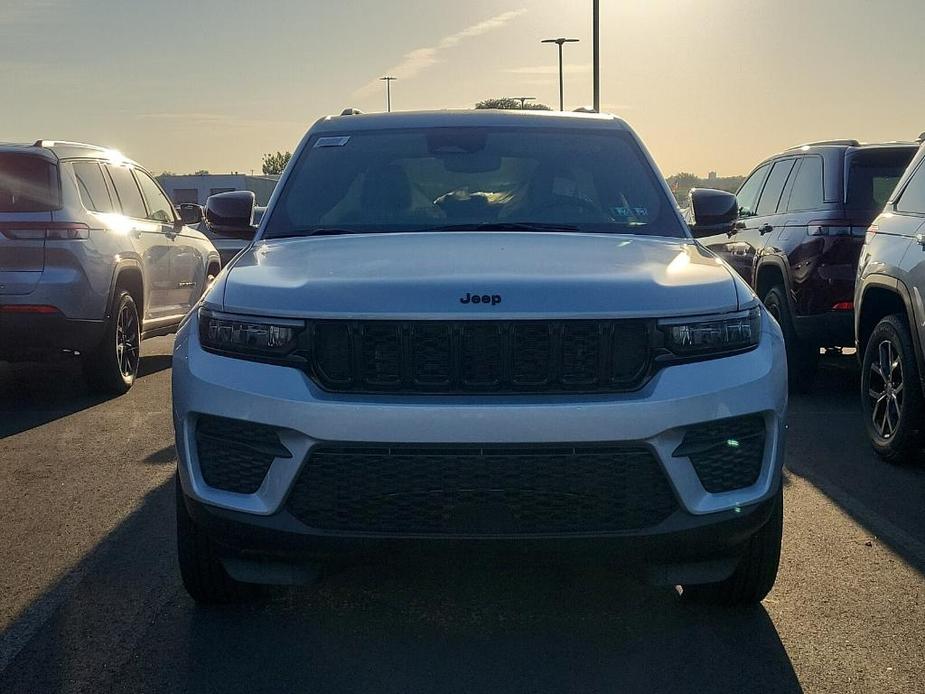 new 2024 Jeep Grand Cherokee car, priced at $41,062