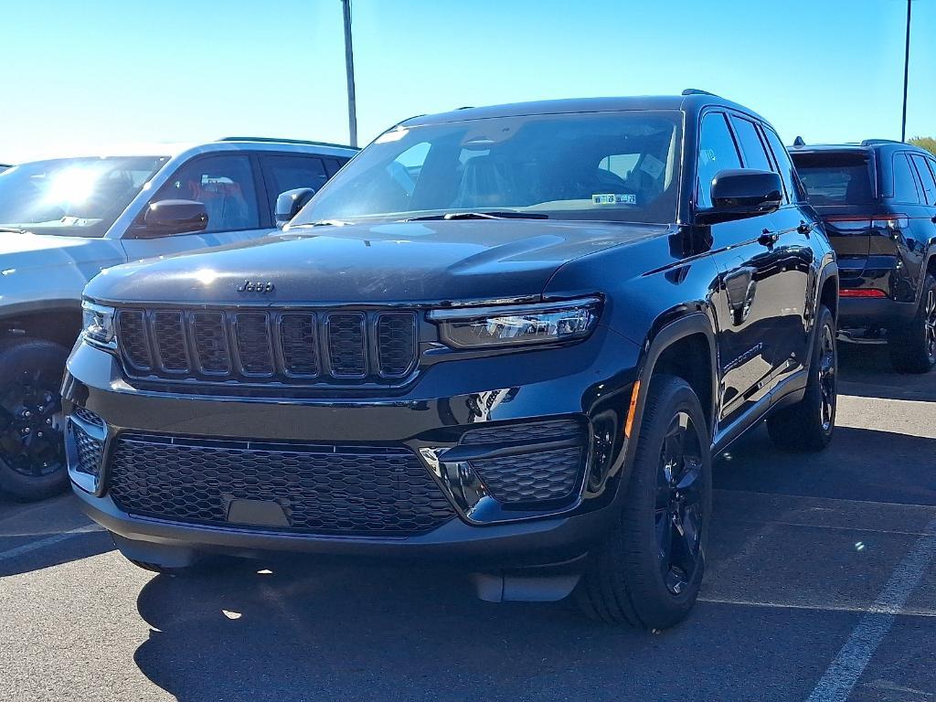 new 2025 Jeep Grand Cherokee car, priced at $42,186