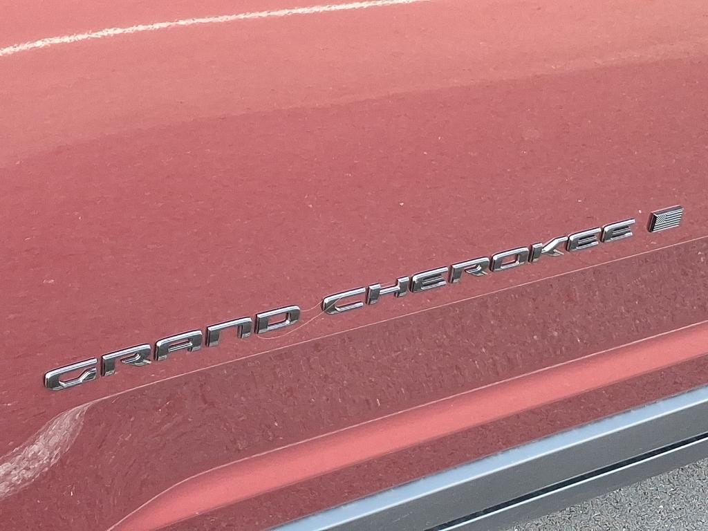 new 2025 Jeep Grand Cherokee car, priced at $40,541