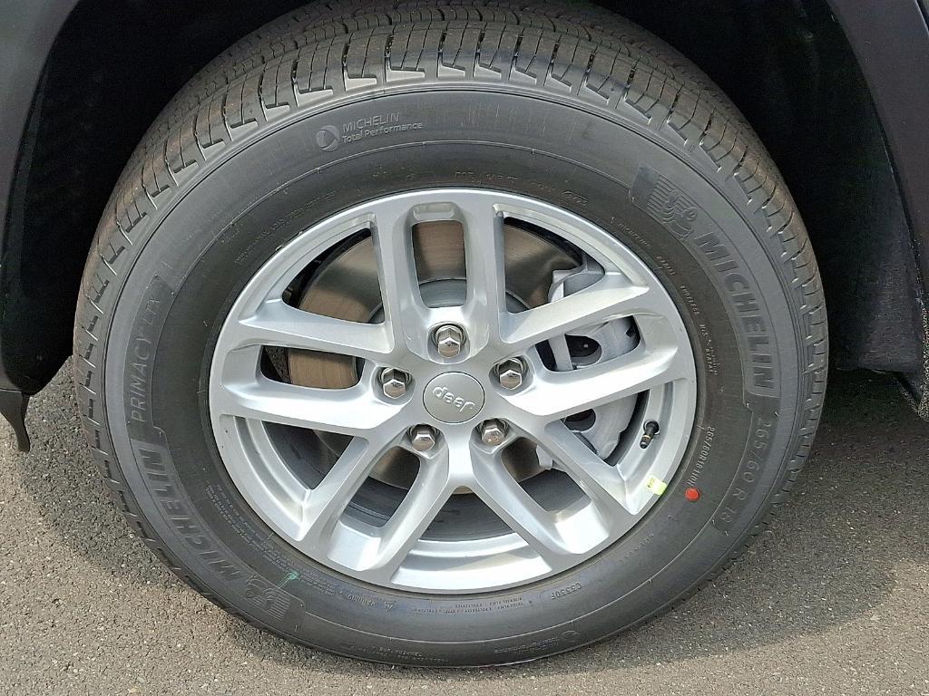 new 2025 Jeep Grand Cherokee L car, priced at $38,501