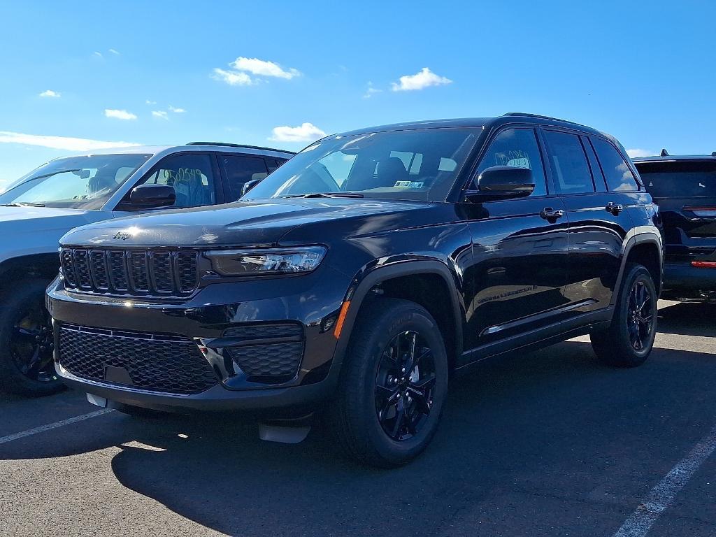 new 2025 Jeep Grand Cherokee car, priced at $40,541
