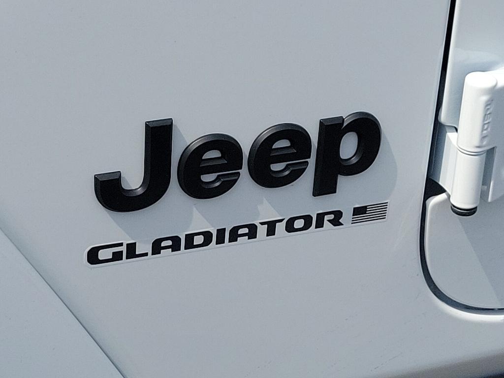 new 2024 Jeep Gladiator car, priced at $44,394