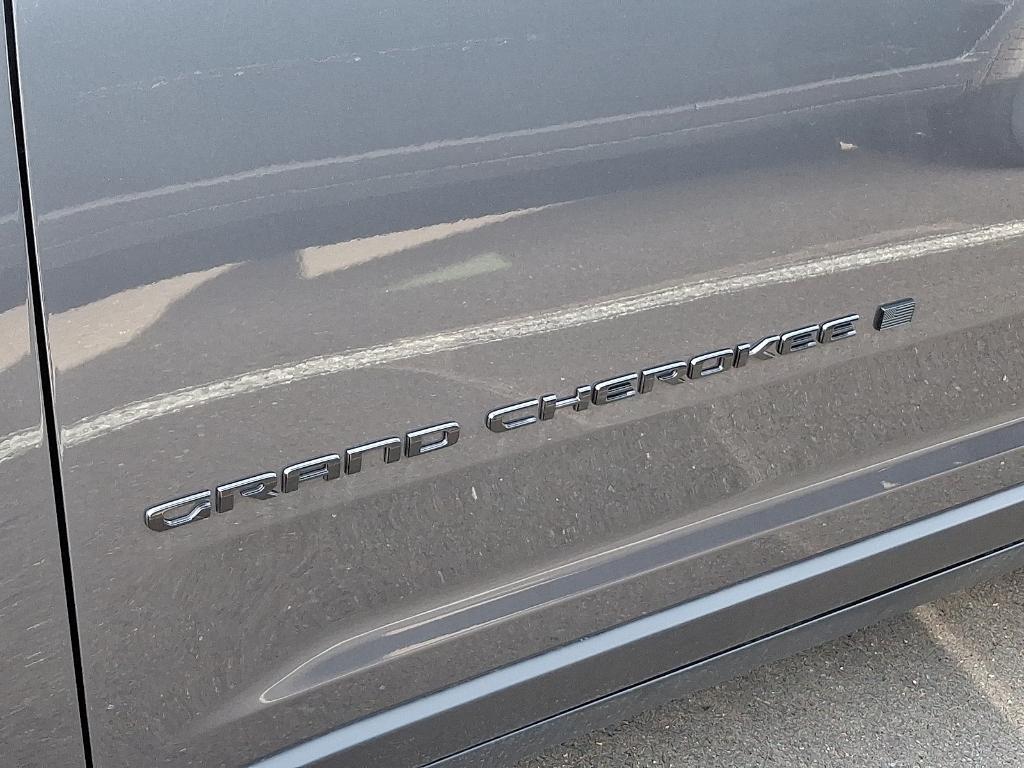 new 2025 Jeep Grand Cherokee car, priced at $42,186