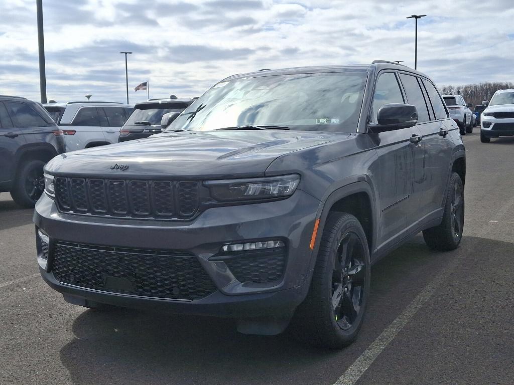 new 2025 Jeep Grand Cherokee car, priced at $50,491