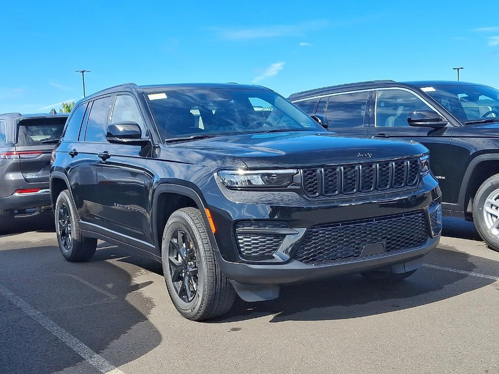 new 2025 Jeep Grand Cherokee car, priced at $40,541