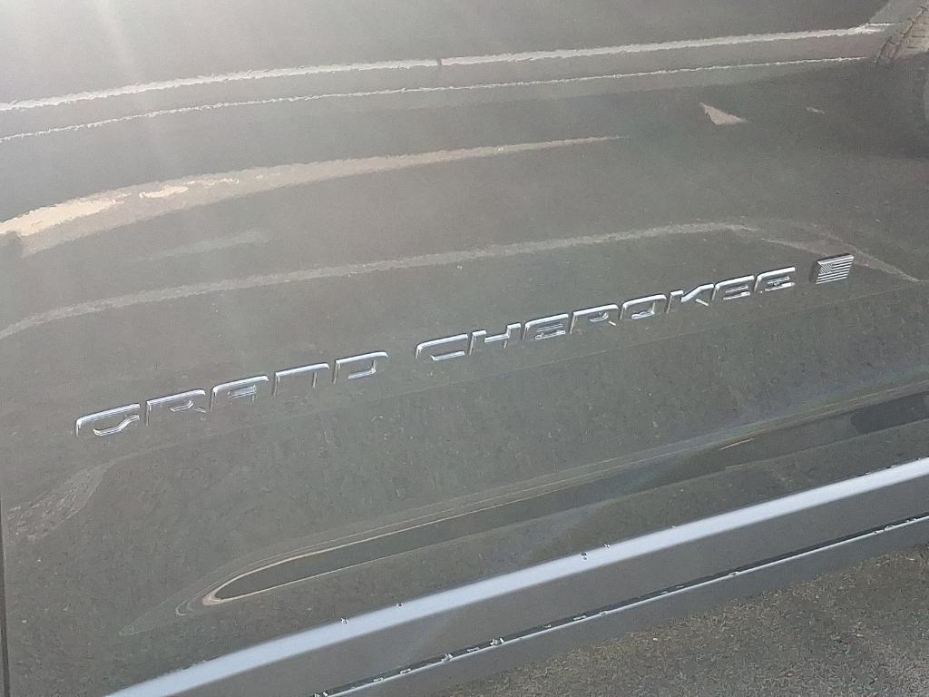 new 2025 Jeep Grand Cherokee car, priced at $40,541