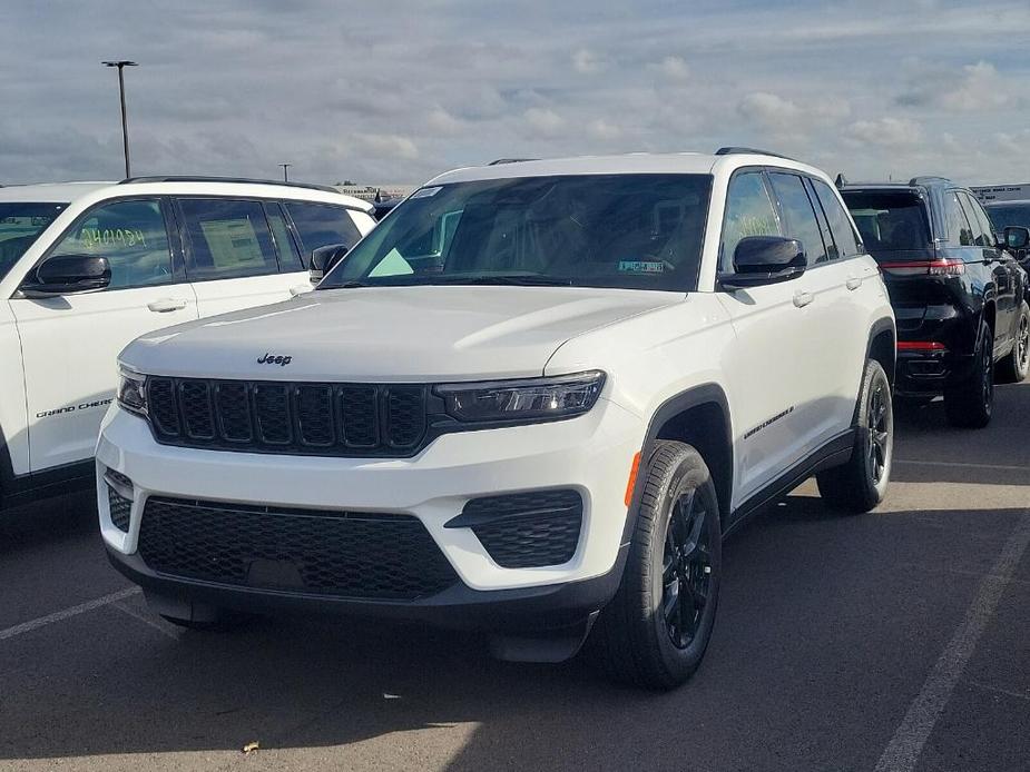 new 2025 Jeep Grand Cherokee car, priced at $44,991