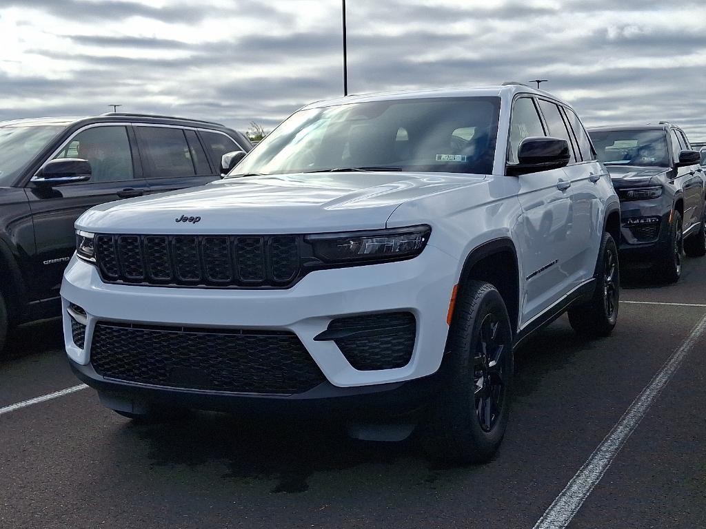 new 2025 Jeep Grand Cherokee car, priced at $39,946