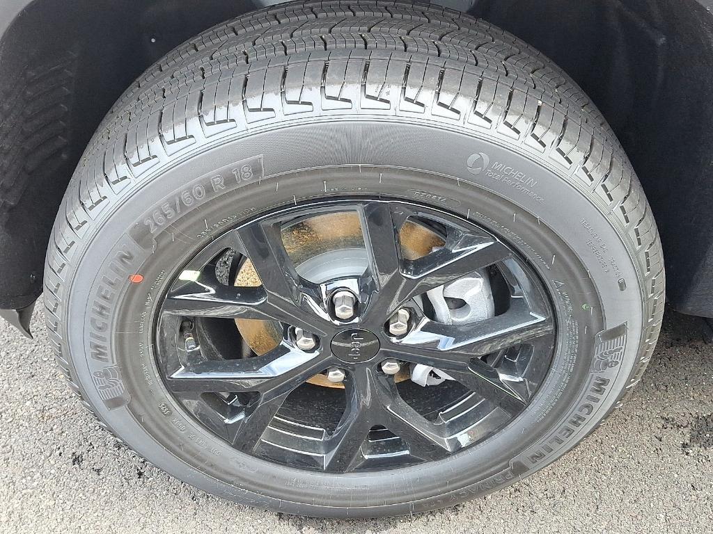 new 2025 Jeep Grand Cherokee car, priced at $39,946