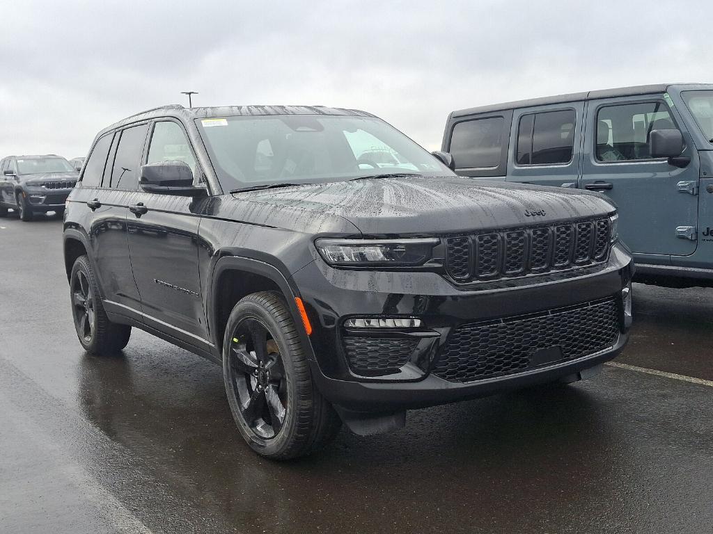 new 2025 Jeep Grand Cherokee car, priced at $47,566