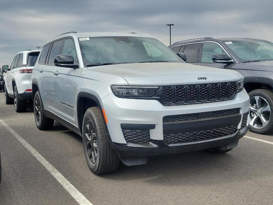 new 2024 Jeep Grand Cherokee L car, priced at $42,586