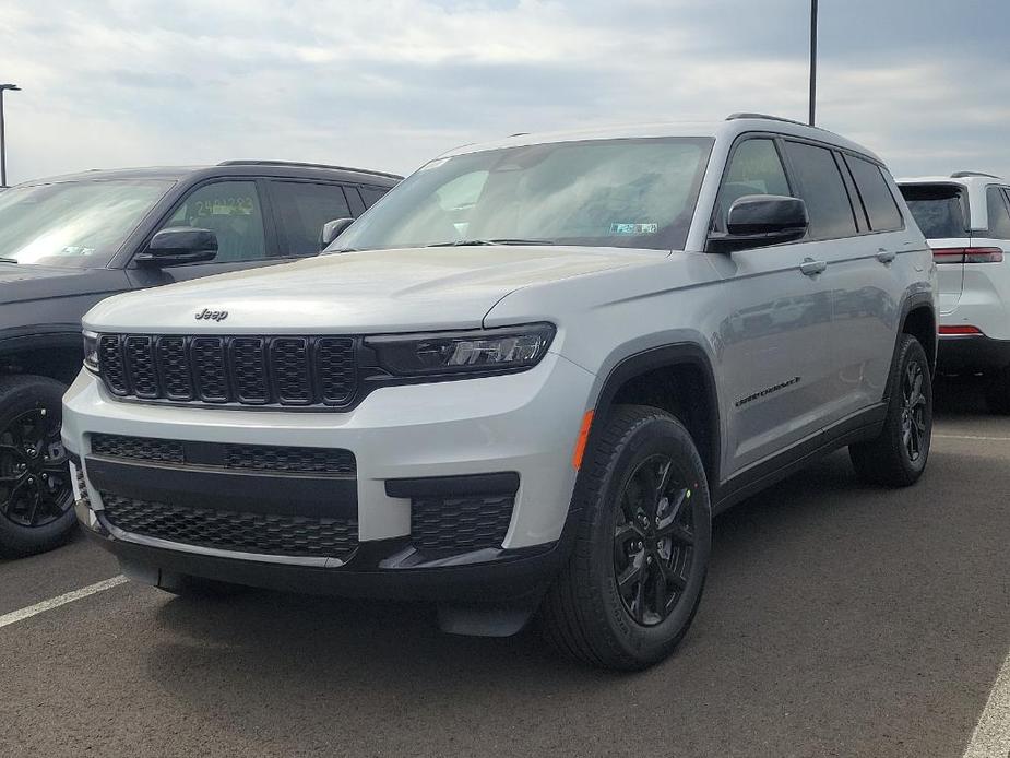 new 2024 Jeep Grand Cherokee L car, priced at $41,586