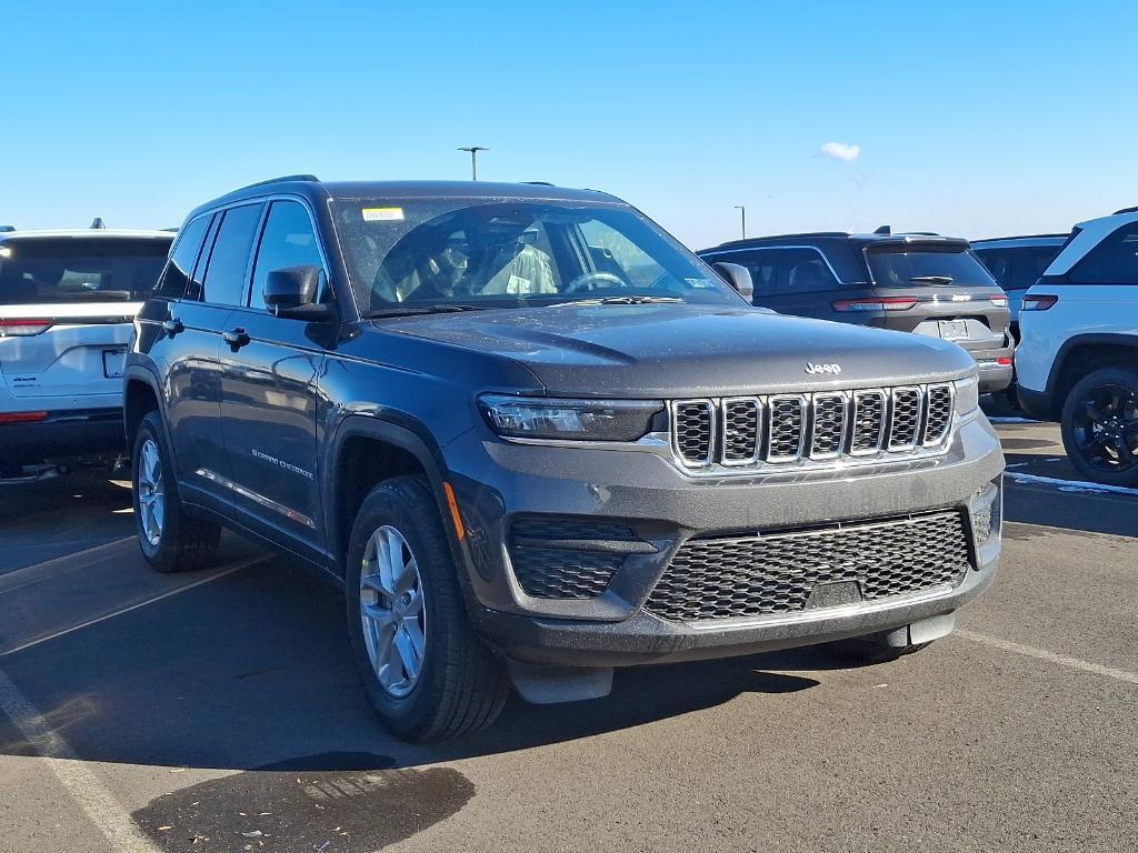 new 2025 Jeep Grand Cherokee car, priced at $37,806