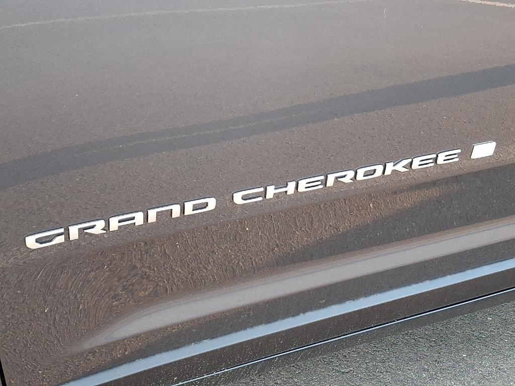 new 2025 Jeep Grand Cherokee car, priced at $37,308
