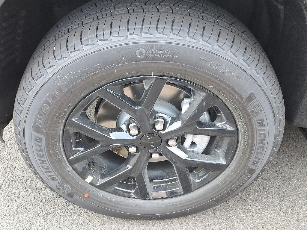 new 2025 Jeep Grand Cherokee car, priced at $40,541