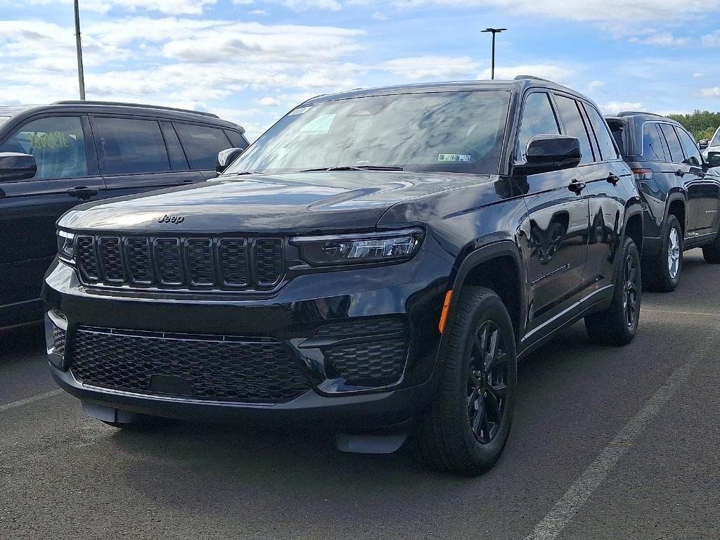 new 2025 Jeep Grand Cherokee car, priced at $40,541