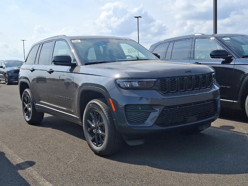 new 2025 Jeep Grand Cherokee car, priced at $40,541