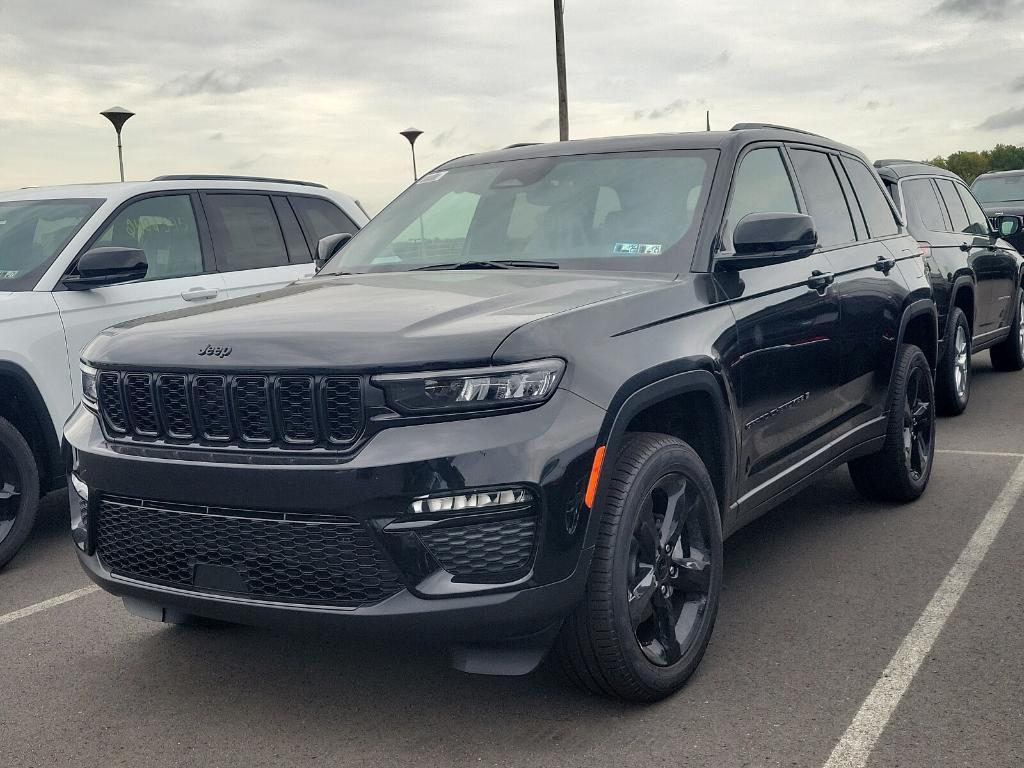 new 2025 Jeep Grand Cherokee car, priced at $51,091