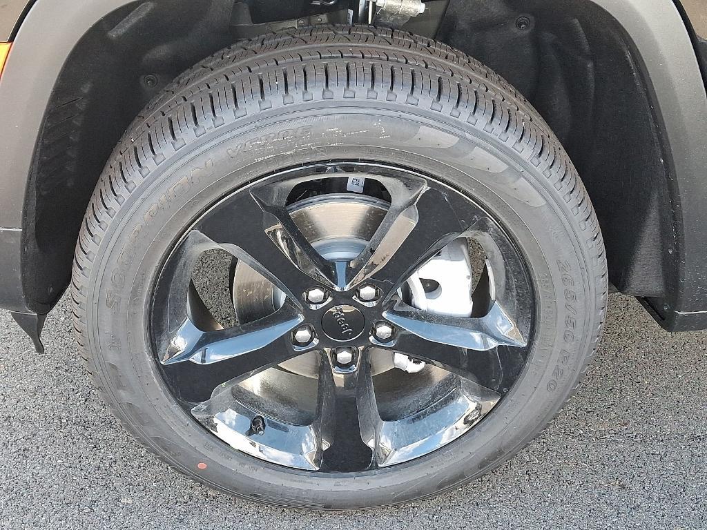 new 2025 Jeep Grand Cherokee car, priced at $46,546