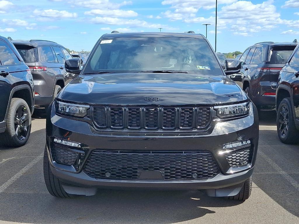 new 2025 Jeep Grand Cherokee car, priced at $50,466