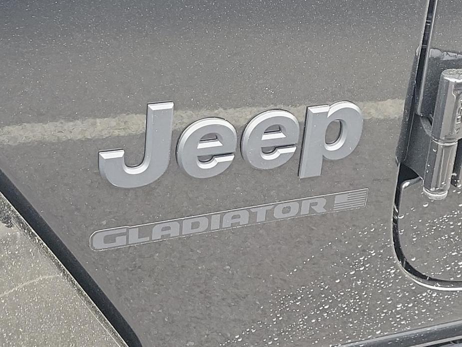 new 2024 Jeep Gladiator car, priced at $46,978