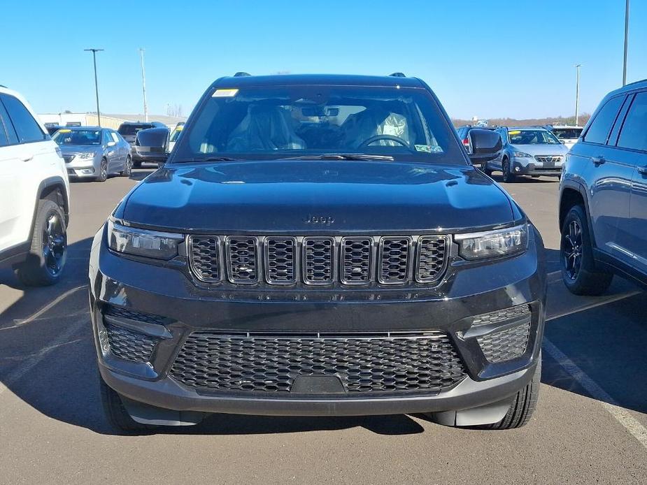 new 2025 Jeep Grand Cherokee car, priced at $45,086