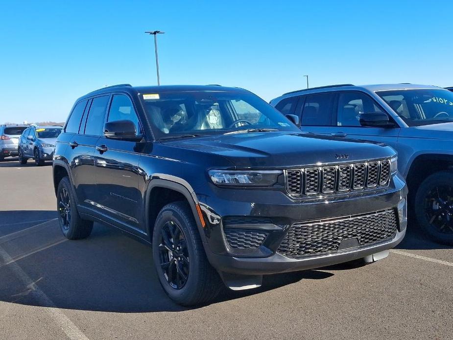 new 2025 Jeep Grand Cherokee car, priced at $45,086