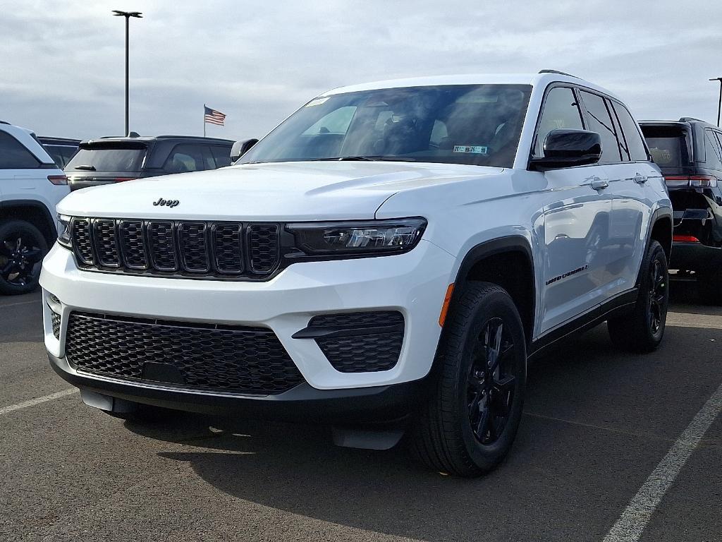 new 2025 Jeep Grand Cherokee car, priced at $39,946
