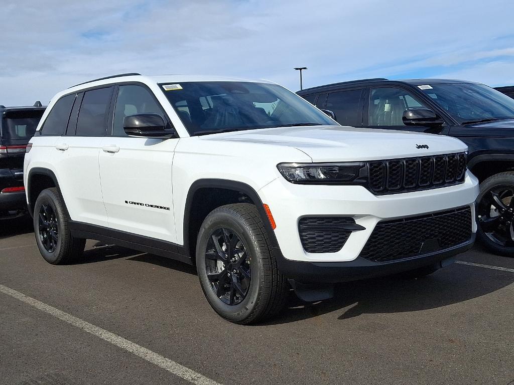 new 2025 Jeep Grand Cherokee car, priced at $39,946