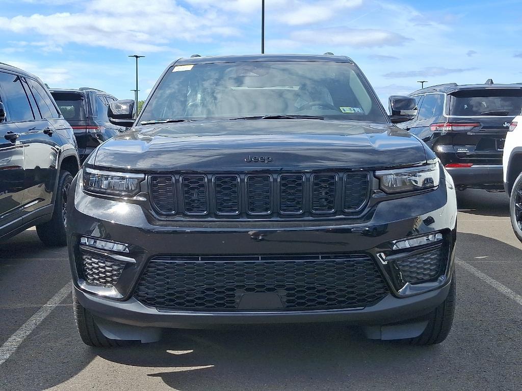 new 2025 Jeep Grand Cherokee car, priced at $46,546