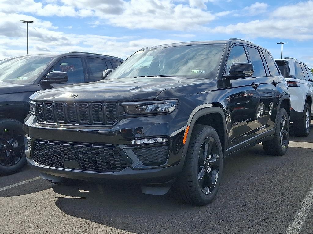 new 2025 Jeep Grand Cherokee car, priced at $46,546